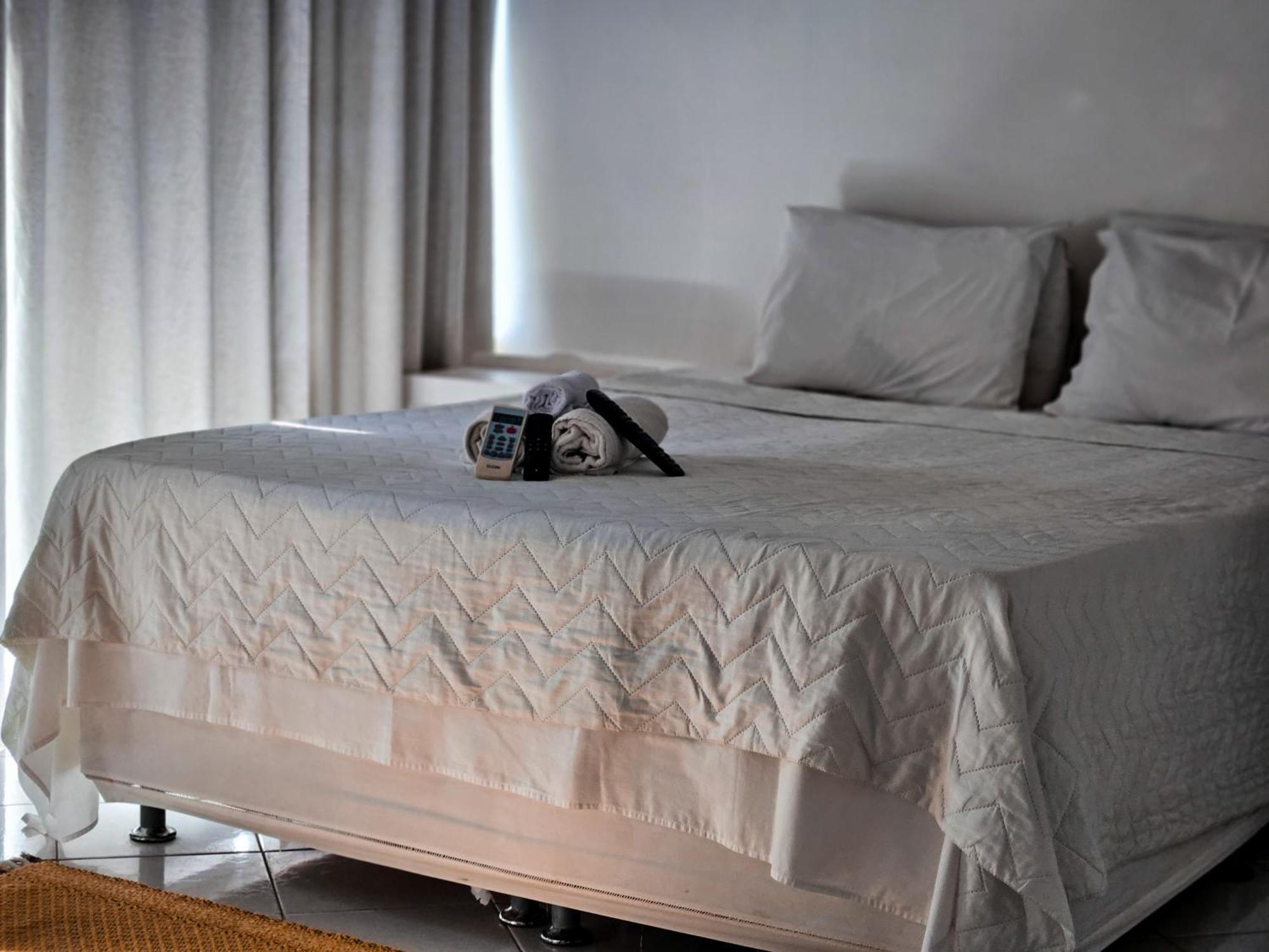 Отель Bella Vista Ocean View Armacao dos Buzios Экстерьер фото A bed