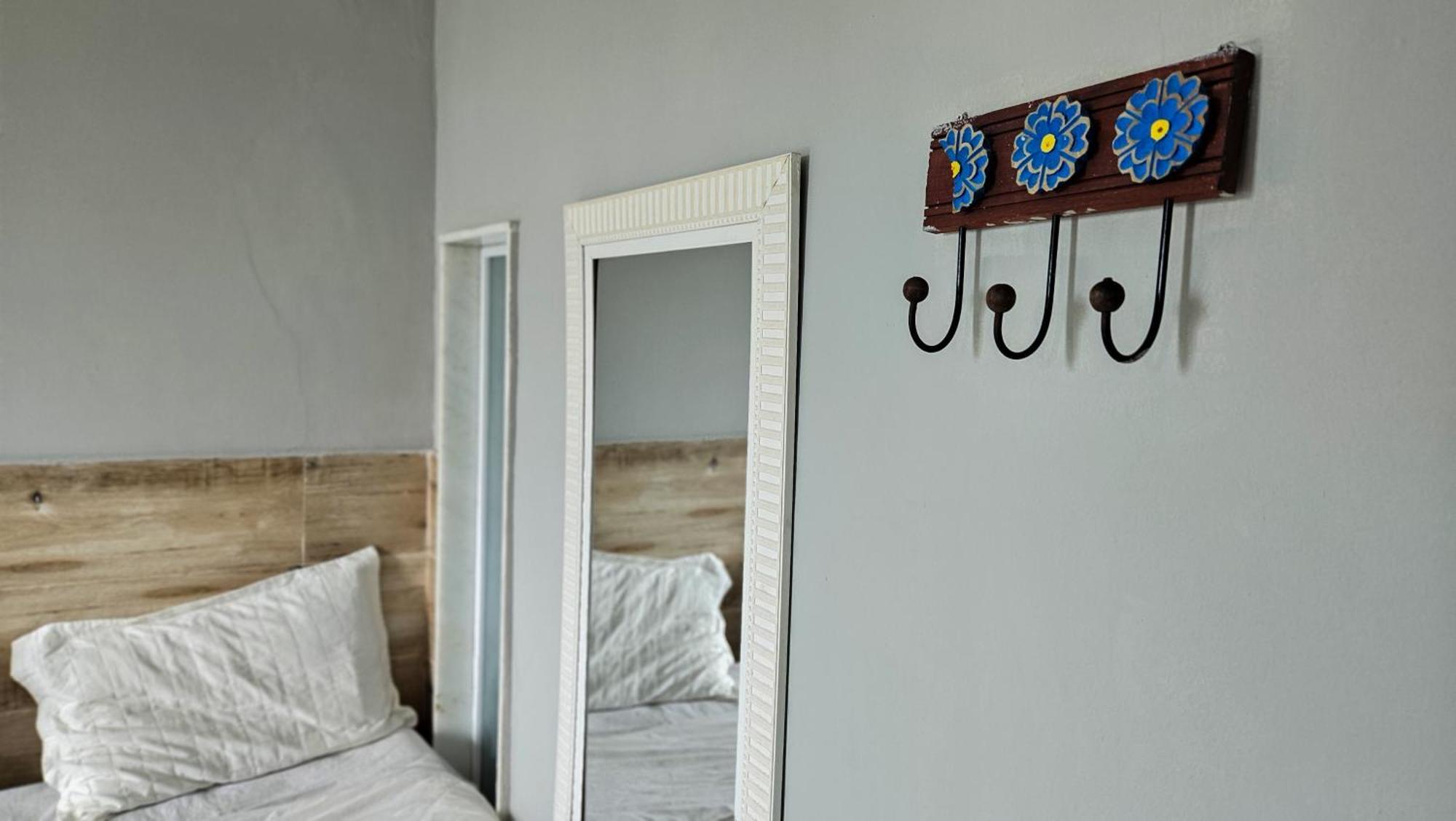 Отель Bella Vista Ocean View Armacao dos Buzios Экстерьер фото A wall-mounted coat rack