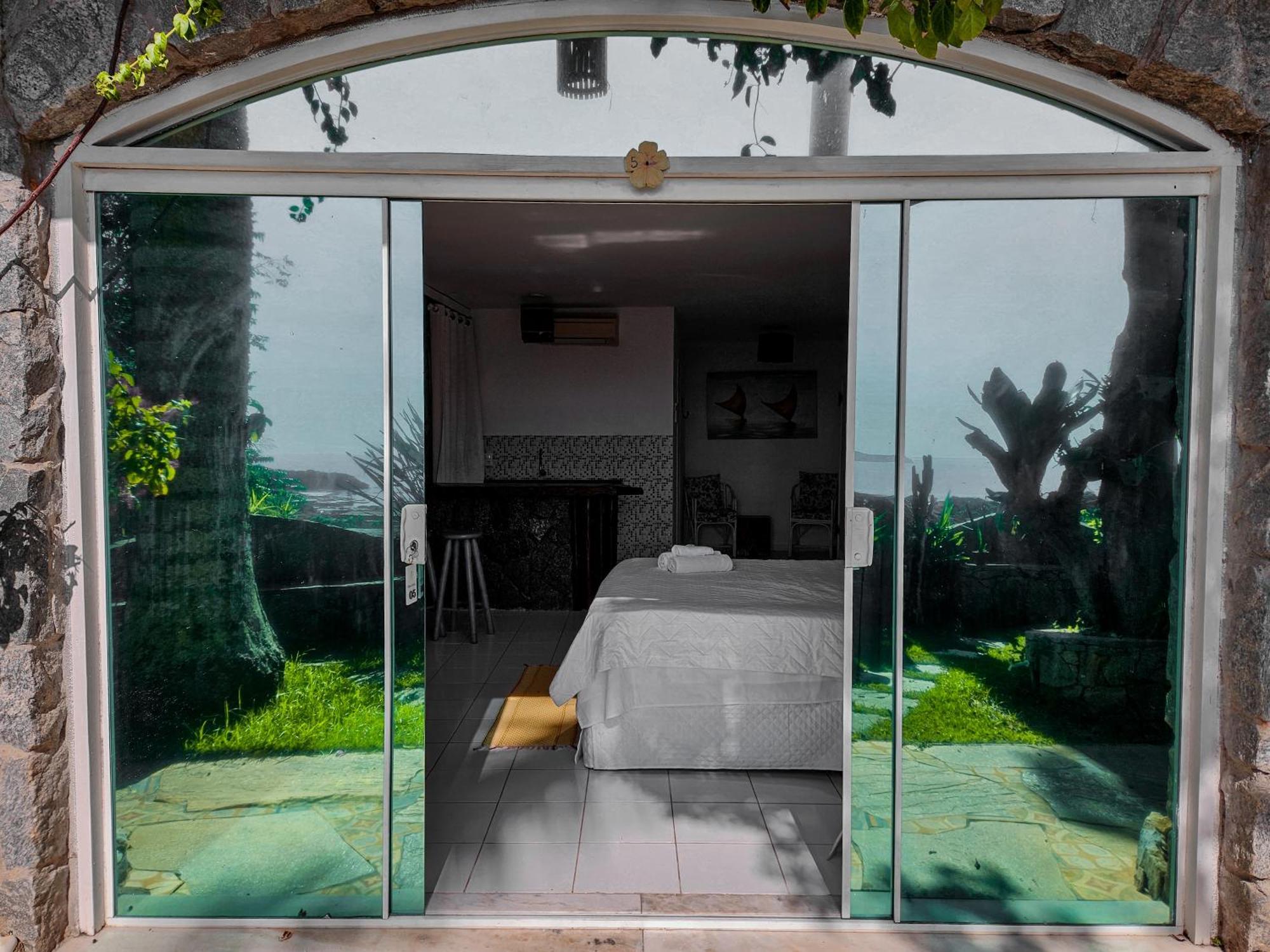 Отель Bella Vista Ocean View Armacao dos Buzios Экстерьер фото Sliding doors