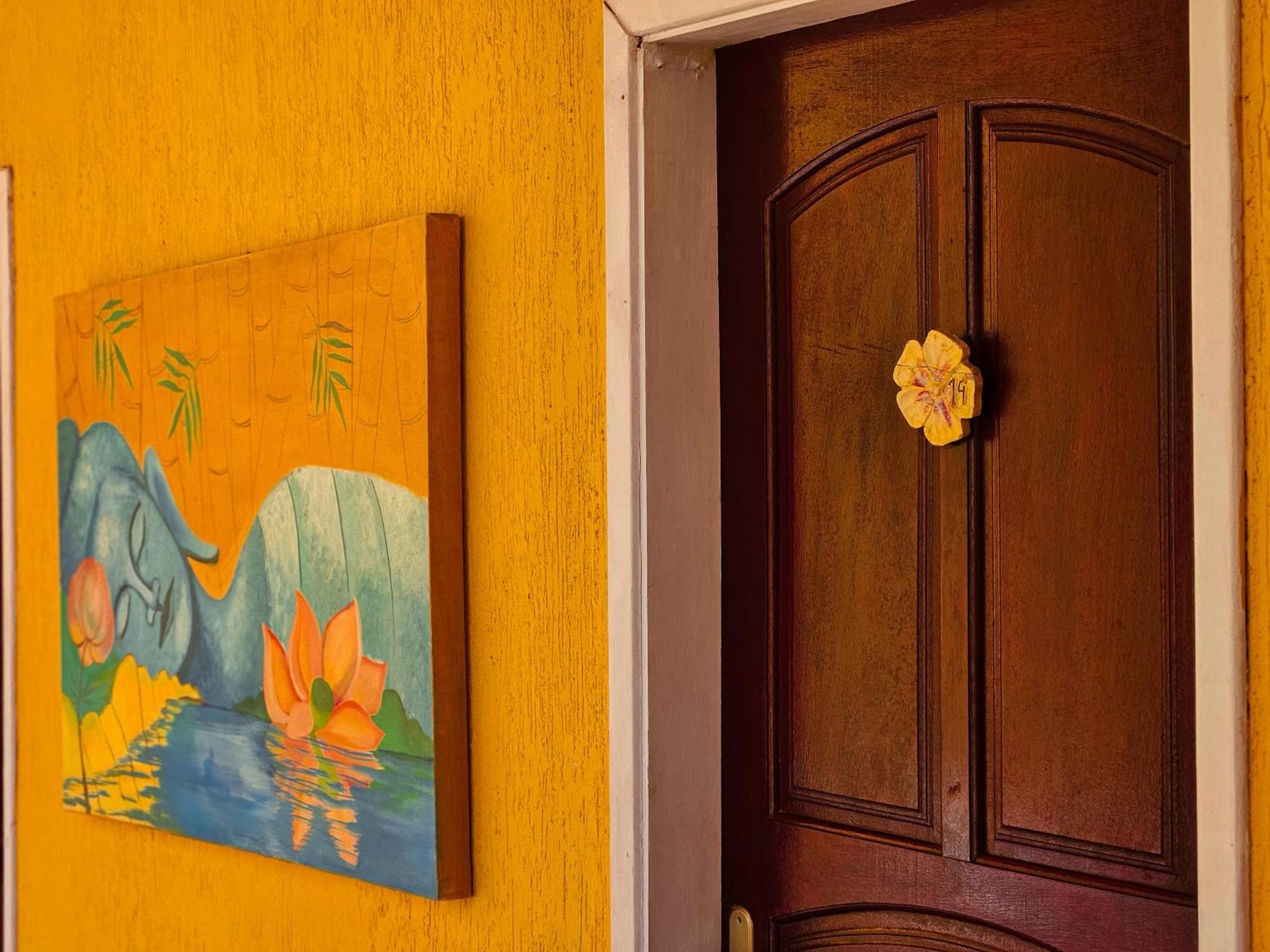 Отель Bella Vista Ocean View Armacao dos Buzios Экстерьер фото A door knocker